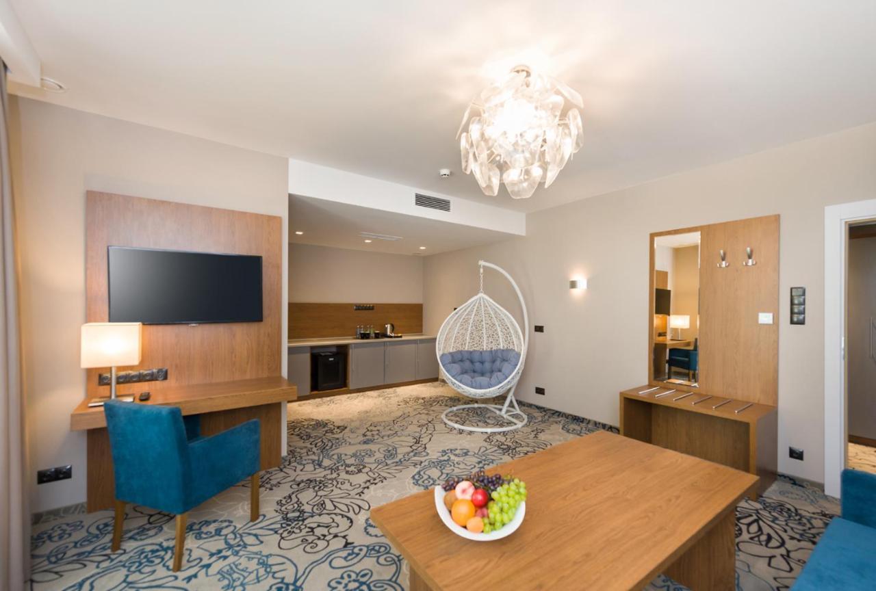 Rezydencja Sosnowa Luxury Hotel Janów Lubelski Buitenkant foto