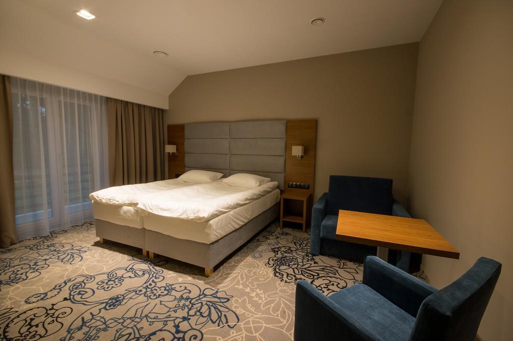 Rezydencja Sosnowa Luxury Hotel Janów Lubelski Buitenkant foto