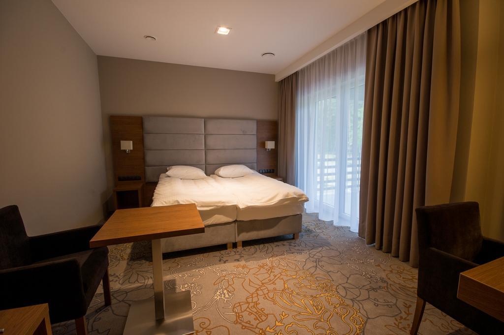 Rezydencja Sosnowa Luxury Hotel Janów Lubelski Buitenkant foto