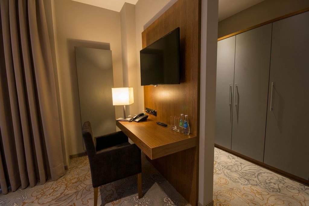 Rezydencja Sosnowa Luxury Hotel Janów Lubelski Buitenkant foto