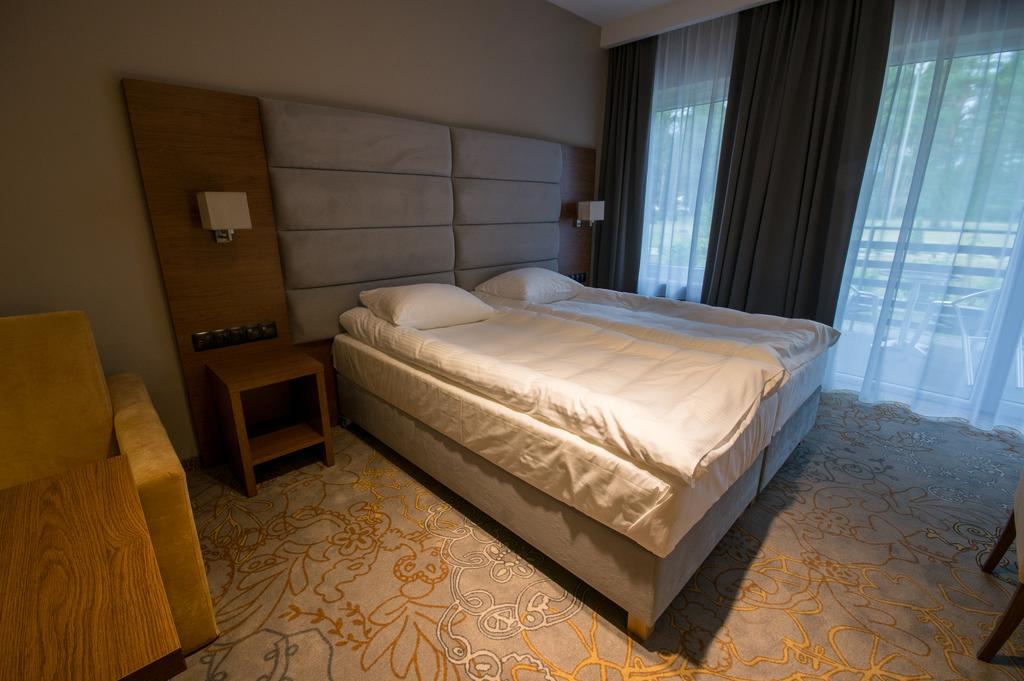 Rezydencja Sosnowa Luxury Hotel Janów Lubelski Buitenkant foto