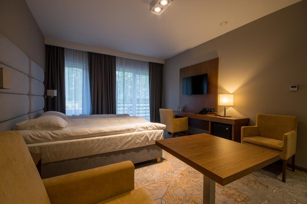 Rezydencja Sosnowa Luxury Hotel Janów Lubelski Buitenkant foto