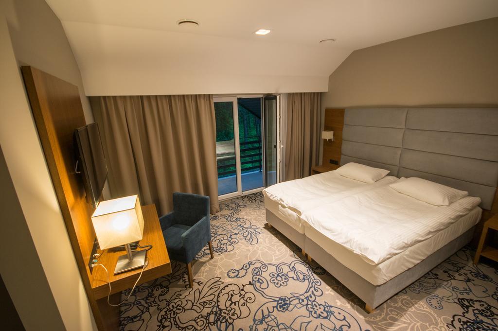Rezydencja Sosnowa Luxury Hotel Janów Lubelski Buitenkant foto
