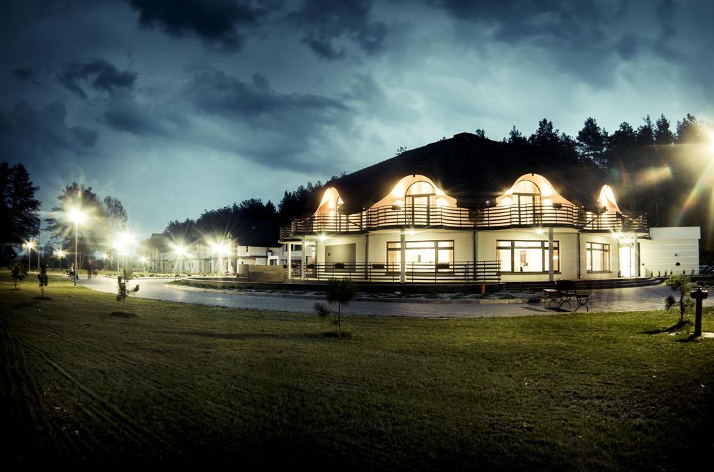 Rezydencja Sosnowa Luxury Hotel Janów Lubelski Buitenkant foto