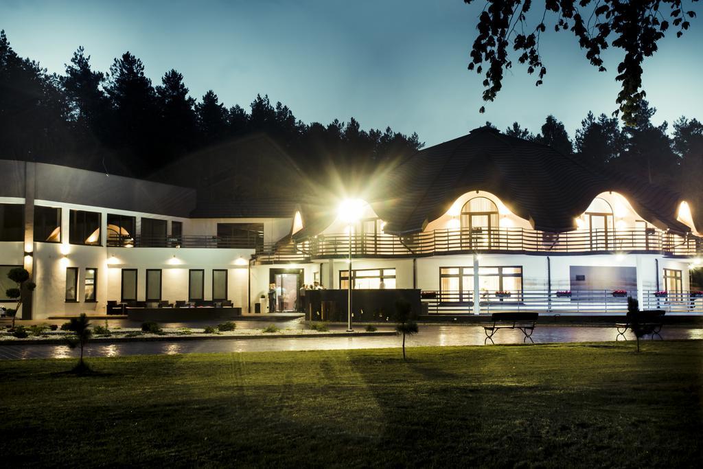 Rezydencja Sosnowa Luxury Hotel Janów Lubelski Buitenkant foto