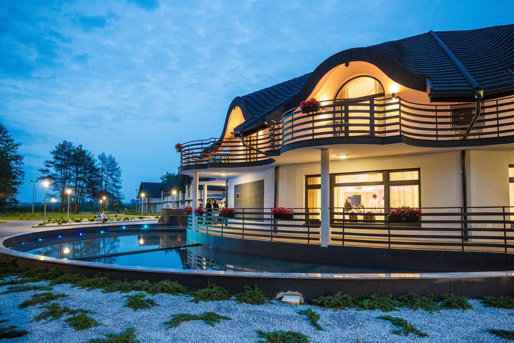 Rezydencja Sosnowa Luxury Hotel Janów Lubelski Buitenkant foto