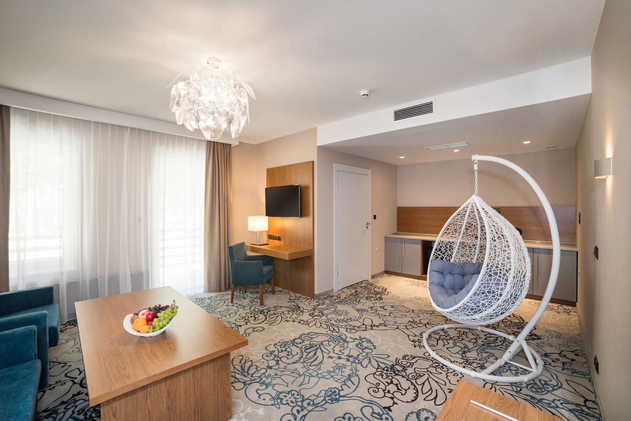 Rezydencja Sosnowa Luxury Hotel Janów Lubelski Buitenkant foto